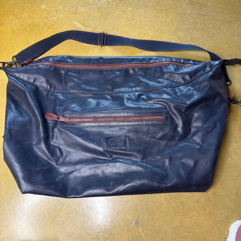 YSL‎ FOR Men Opium Leather Over Night Messenger Bag Shoulder Bag Navy XL